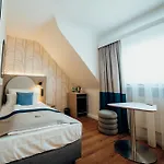 Guestified Liyana Ratingen