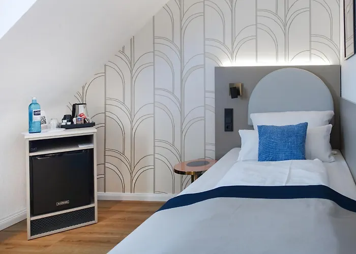 Guestified Liyana Hotel 3*